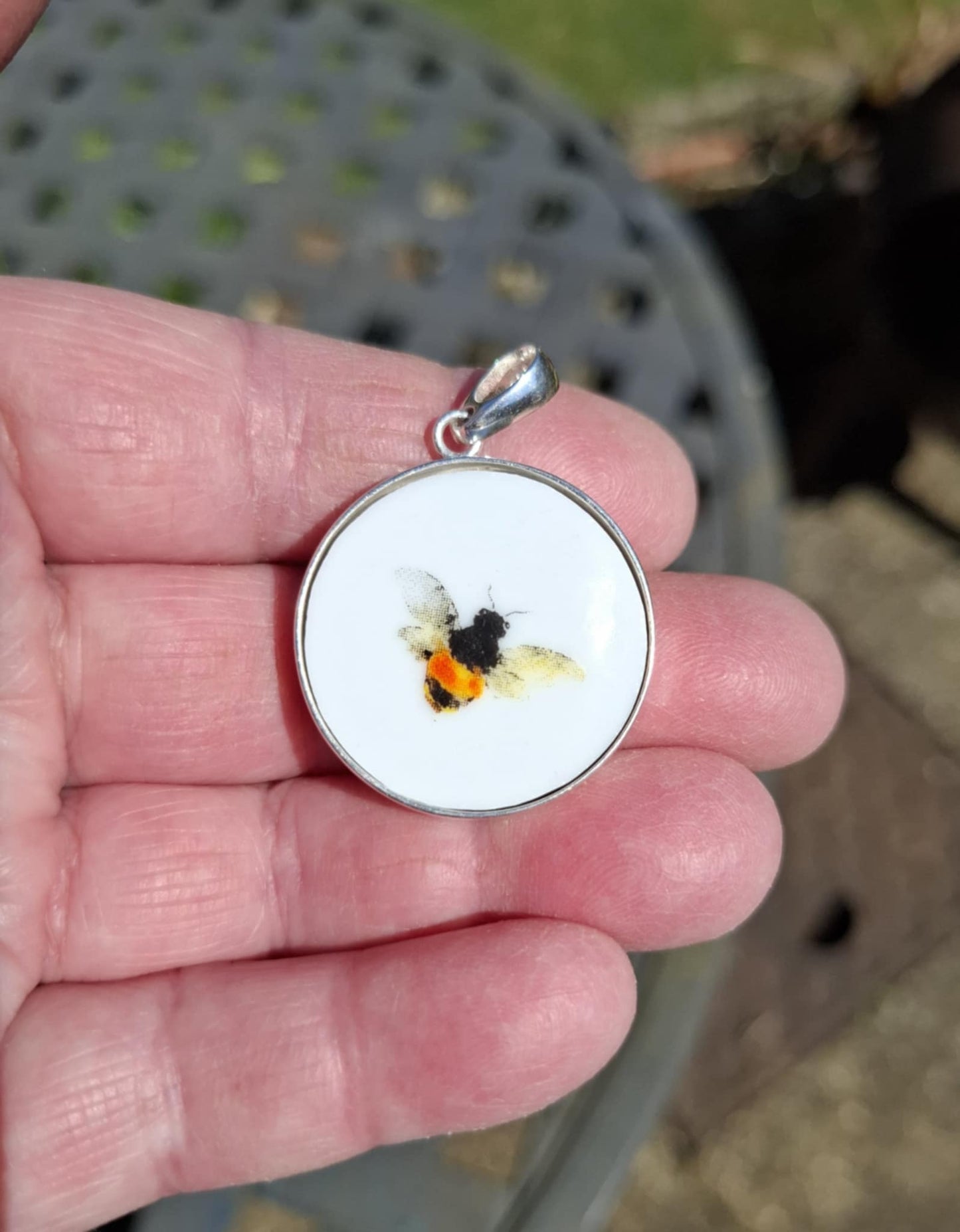 Broken China Round Silver Bee Pendant