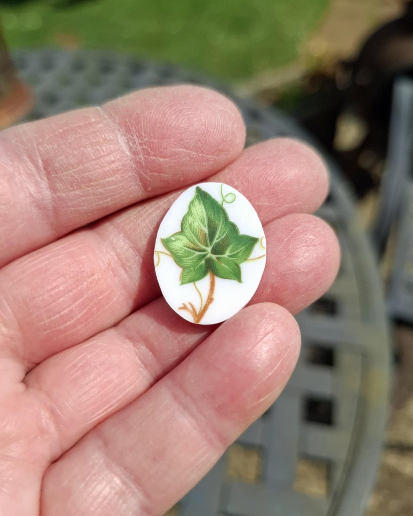 Broken China Ivy Leaf Oval Pendant