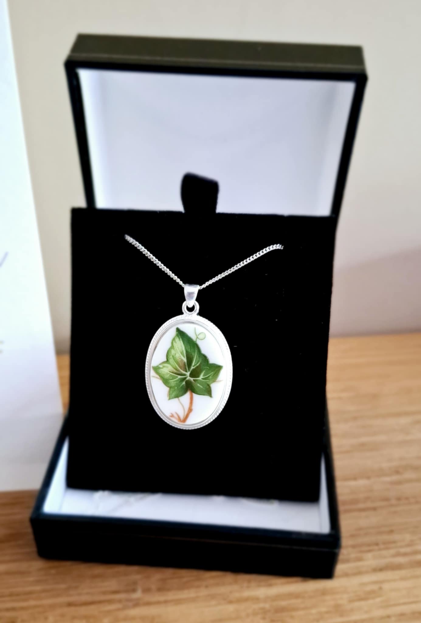 Broken China Ivy Leaf Oval Pendant